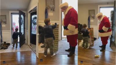 saint Nick - Mall Santa brings Nerf gun to boy who cried after being told 'no guns' for Christmas - fox29.com - state Illinois - city Chicago - city Santa