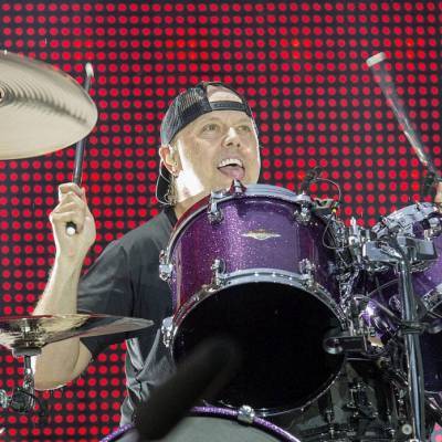 Jimmy Kimmel - Lars Ulrich - Lars Ulrich treats superfan to advance copy of new Metallica album - peoplemagazine.co.za - state New York - county Island - city Sandman - county Long