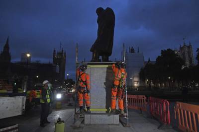 Winston Churchill - George Floyd - Edward Colston - Statues boarded up in London as more protests expected - clickorlando.com - Britain - city London - city Minneapolis