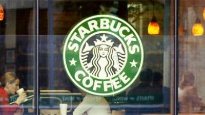 George Floyd - Starbucks policy against Black Lives Matter apparel sparks backlash - fox29.com - city Minneapolis