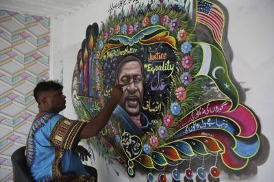 George Floyd - Pakistani truck artist paints George Floyd mural on his home - clickorlando.com - Usa - Pakistan - province Sindh - city Karachi