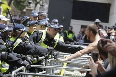 Far-right activists protest in London despite warnings - clickorlando.com - city London