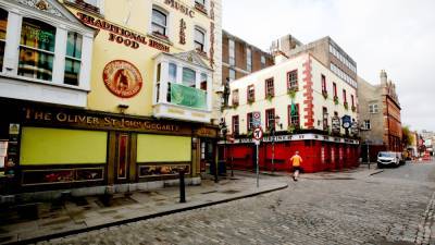 Pedestrianisation and sanitisation in Temple Bar reopening plans - rte.ie - city Dublin