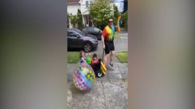 Seattle dads hold mini Pride parade with their kids, neighbors - fox29.com - city New York - city Seattle