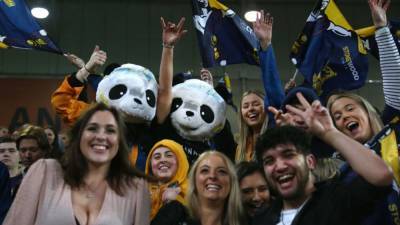Fans savor return of stadium sport in virus-free New Zealand - fox29.com - New Zealand
