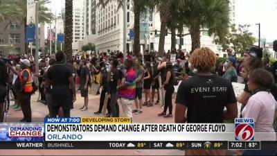 George Floyd - Hundreds of demonstrators gather outside Orlando City Hall for third consecutive weekend - clickorlando.com - county Hall - county George - city Orlando, county Hall - county Floyd - city Minneapolis, county Floyd