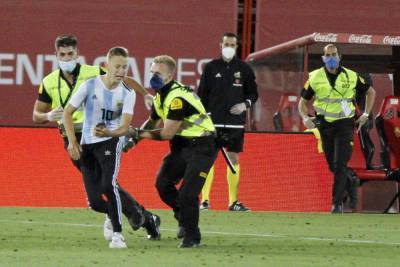 Spanish league to file charges against fan who invaded field - clickorlando.com - Spain - Argentina - city Madrid