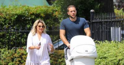 Danielle Armstrong - Tom Edney - Danielle Armstrong stuns as she enjoys quality time with fiancé Tom and newborn Orla after moving home - ok.co.uk