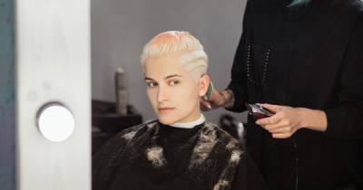 Cate Blanchett - Charlize Theron - Tilda Swinton - Rosamund Pike - Top stylist expects women to cut their hair short after coronavirus lockdown - mirror.co.uk