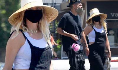Evan Ross - Ashlee Simpson - Ashlee Simpson dons black overalls for outing to Mexican restaurant - dailymail.co.uk - Mexico
