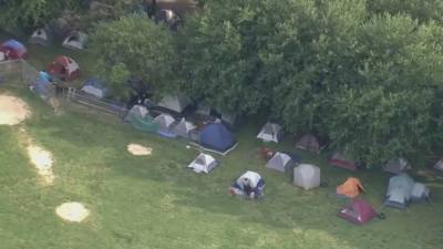 Tent encampment lines Ben Franklin Parkway in protest of lack of long-term housing for homeless - fox29.com - city Philadelphia