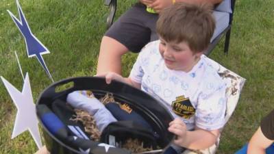 7-year-old with cancer surprised by community with drive-by parade - fox29.com - state New Jersey