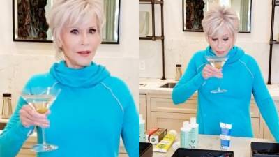 Jane Fonda - Jane Fonda Talks Gray Hair, Facials, and the Best Eyeliner - glamour.com - Los Angeles