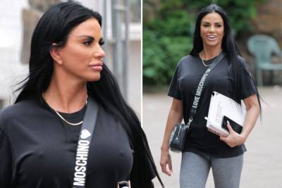 Katie Price - Katie Price arrives for a business meeting in workout gear and trainers as she gets back to work after rehab - thesun.co.uk - county Essex