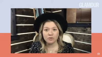 Kelly Clarkson - Kelly Clarkson Says She’s Had Images Of Naked Girls ‘Shoved In Front’ Of Her And Told ‘This Is What You’re Competing With’ - etcanada.com