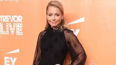 Kelly Ripa - Ryan Seacrest - Kelly Ripa Admits She’s Actually Wearing Her Nightgown On ‘Live’, Just Hidden By A Beach Coverup - hollywoodlife.com