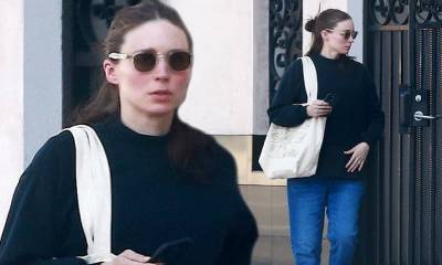 Joaquin Phoenix - Rooney Mara covers up in an oversized black sweatshirt and loose denim after a spa day - dailymail.co.uk - Los Angeles - city Los Angeles