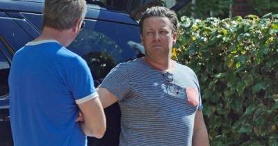 Jamie Oliver - Jamie Oliver seen back in London home as he urges fans to be kind over new hair - dailystar.co.uk - city London - county Essex