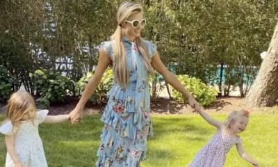 Paris Hilton - Nicky Hilton - ‘Auntie’ Paris Hilton reunites with sister Nicky and adorable nieces in the Hamptons - us.hola.com - county Hampton