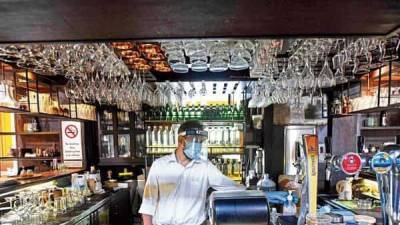 Top restaurants struggle as covid takes a bite out of business - livemint.com - India