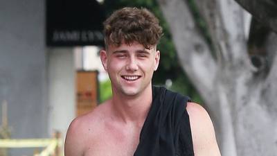 Calvin Klein - Francesca Farago - Harry Jowsey - ‘Too Hot To Handle’s Harry Jowsey Smiles Shows Off Chiseled Muscles After Francesca Farago Split - hollywoodlife.com - Los Angeles - Australia
