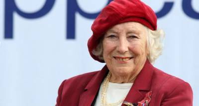 Dame Vera Lynn - ‘We’ll Meet Again’ singer Dame Vera Lynn passes away at 103 - pinkvilla.com - India - Germany - Britain - county Lynn - Egypt - Burma