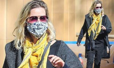 Michelle Pfeiffer - Michelle Pfeiffer has on vibrant yellow scarf as she checks on the renovations to her $22M estate - dailymail.co.uk - Los Angeles - state California