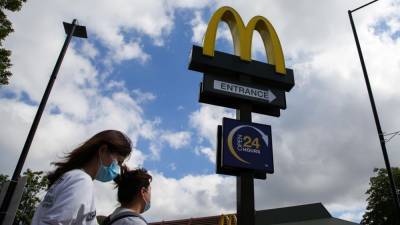 McDonald’s plans to hire 260,000 workers this summer - fox29.com - city Chicago