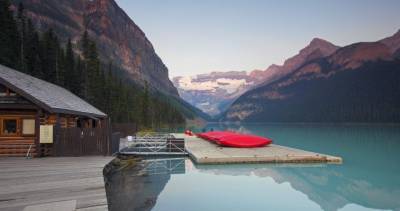 Alberta Parks - Lake Louise - Parks Canada suspends shuttle services to popular tourist spots amid COVID-19 pandemic - globalnews.ca - Canada - county Park