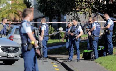 Andrew Coster - Shooter on run after 1 New Zealand officer killed, 1 injured - clickorlando.com - New Zealand