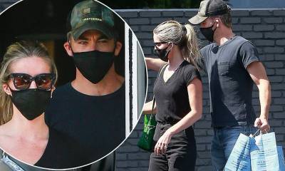 Annabelle Wallis - Chris Pine and Annabelle Wallis mask up for shopping trip in LA as couple self-isolate together - dailymail.co.uk - Los Angeles