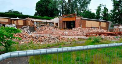 Demolition gets back underway at a former Dumfries school building - dailyrecord.co.uk