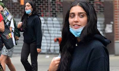 Lourdes Leon - Madonna's daughter Lourdes laughs with friends in New York - dailymail.co.uk - New York - city New York - county Leon