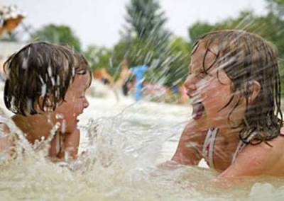 Adam Laughlin - Challenges of enforcing distancing at spray parks - globalnews.ca - city Interim