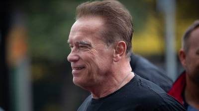 Gavin Newsom - Arnold Schwarzenegger - Arnold Schwarzenegger says anyone making COVID-19 masks ‘a political issue is an absolute moron’ - fox29.com - Los Angeles - state California