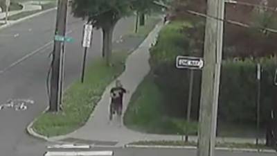 Police search for man accused of groping girl in Princeton - fox29.com - city Princeton