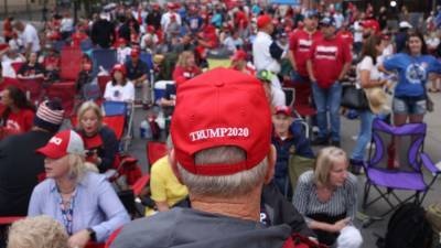 Metal barriers, Trump gear: Crowd readies for Tulsa rally - fox29.com - county Tulsa