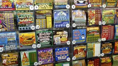 Doug Jones - Florida couple wins $5M from scratch-off bought at Circle K gas station - fox29.com - state Florida - county Orange - county Park - city Portland