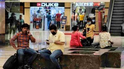 Retailers continue to see slump in biz; malls see bigger dip in sales: Survey - livemint.com - city New Delhi - India