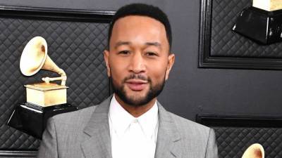 John Legend - Chrissy Teigen - Britney Spears - Snoop Dogg - John Legend Enjoys Father’s Day Barbecue With Cardboard Cutouts of Britney Spears, Lizzo & the Queen - etonline.com