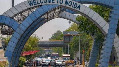 Arvind Kejriwal - Delhi Noida border: Commuters not allowed to enter Uttar Pradesh without e-pass - livemint.com - India - city Delhi