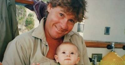 Chandler Powell - Bindi Irwin dubs late dad Steve 'my superhero' in tearful Father's Day message - mirror.co.uk - Usa - Australia