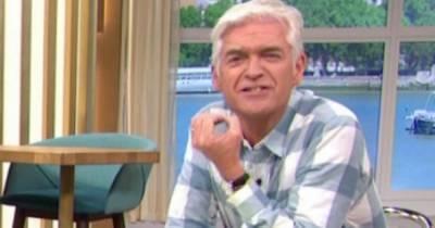 Holly Willoughby - Phillip Schofield - Davina Maccall - Phillip Schofield slams mum's awful cooking habit in furious This Morning rant - dailystar.co.uk - Usa - Britain