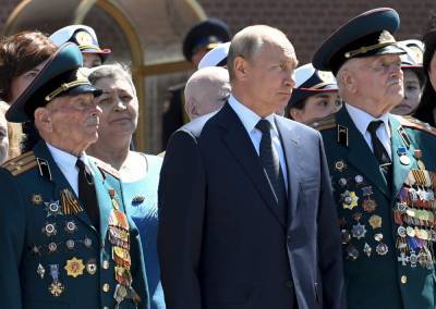 Vladimir Putin - Putin meets with World War II veterans, visits church - clickorlando.com - Germany - Russia - city Moscow - Soviet Union