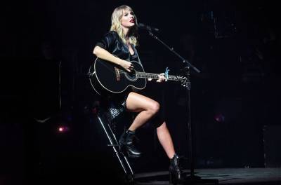 Watch Taylor Swift Perform 'Cornelia Street' Live in Paris - billboard.com - city Paris