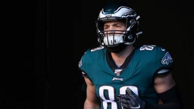 Mitchell Leff - Dallas Goedert - Man, 29, charged with simple assault after allegedly "sucker punching" Eagles Dallas Goedert - fox29.com - state Pennsylvania - county Eagle - Philadelphia, state Pennsylvania - city Philadelphia, county Eagle - state South Dakota