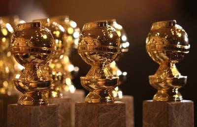 Amy Poehler - Golden Globes 2021 Officially Postponed Due to Coronavirus - justjared.com