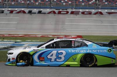 NASCAR race begins after show of support for Bubba Wallace - clickorlando.com - state Alabama - county Wallace - county Talladega