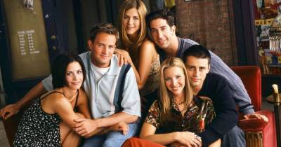 Jennifer Aniston - Lisa Kudrow - Rachel Green - Phoebe Buffay - Jennifer Aniston and Lisa Kudrow tease they 'don't know anything' about Friends reunion - mirror.co.uk