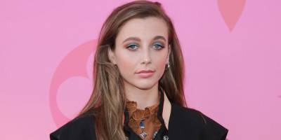 Emma Chamberlain Apologizes After Fans Accuse Her of Mocking Asian People in an Instagram Picture - cosmopolitan.com